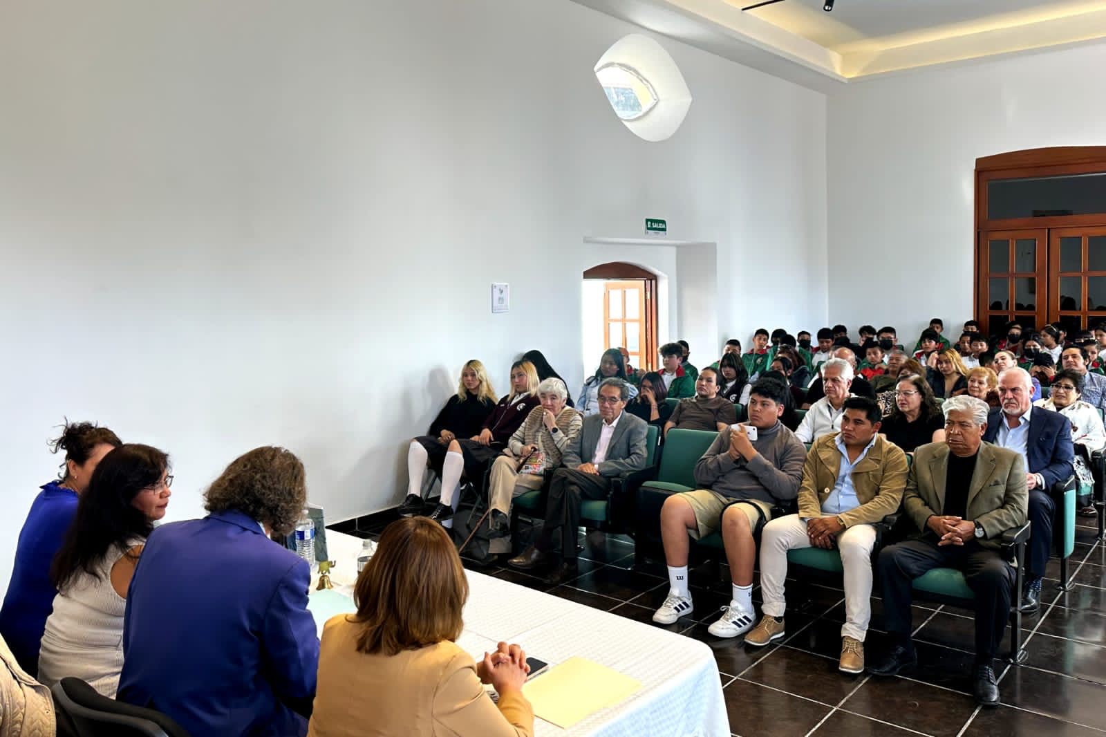 Presenta Ayuntamiento de Huamantla el libro 'Punto de Quiebre'